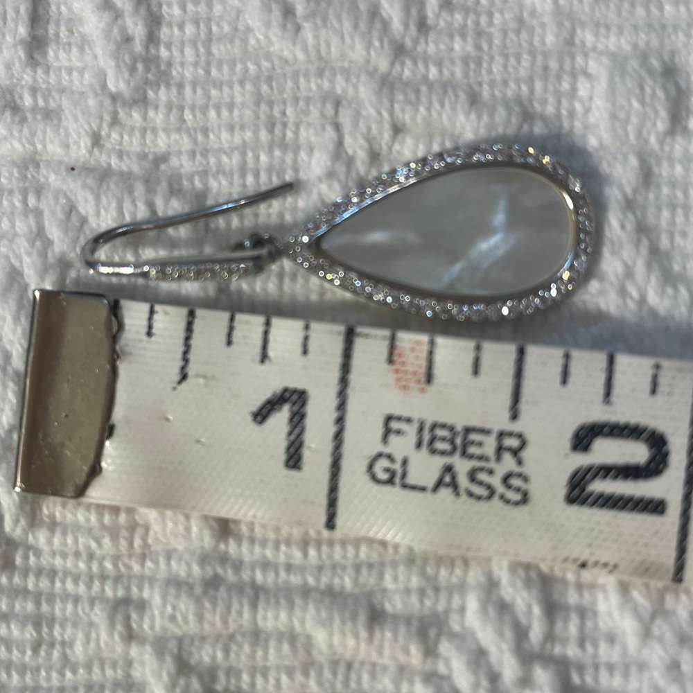 Elegant 925 Silver, mother of pearl teardrop surrounded by diamonds Earrings - Picture 4 of 6